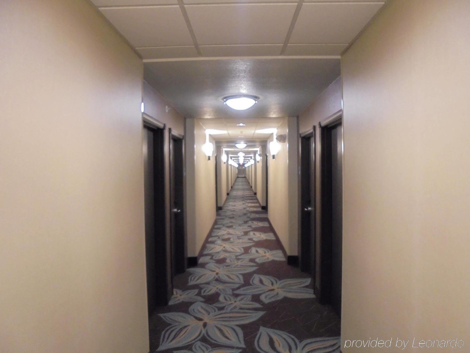 Holiday Inn Express & Suites Nevada By Ihg Exterior photo